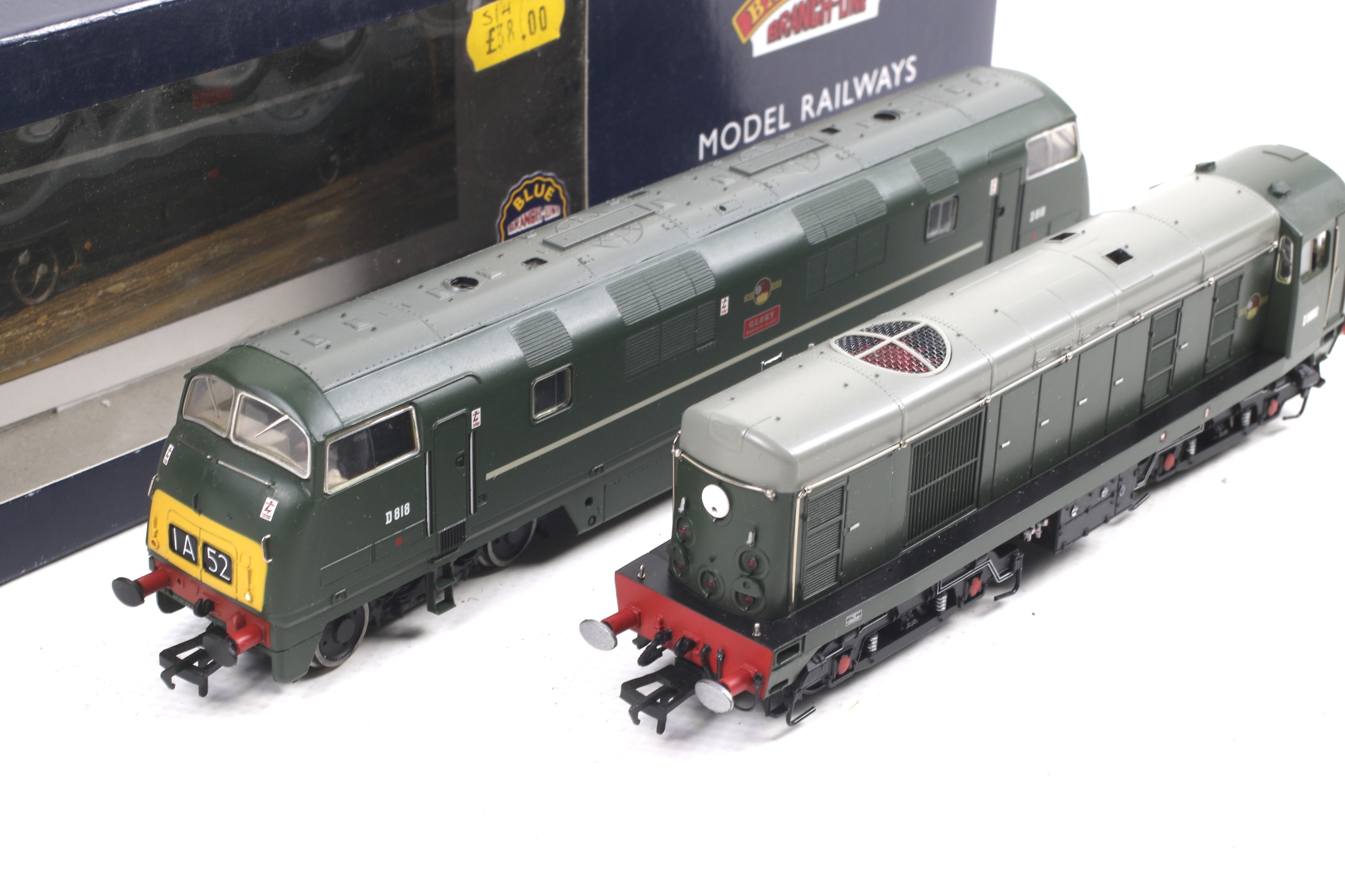 Two Bachmann OO gauge diesel locomotives. Comprising one BR class 42 no. - Image 2 of 2