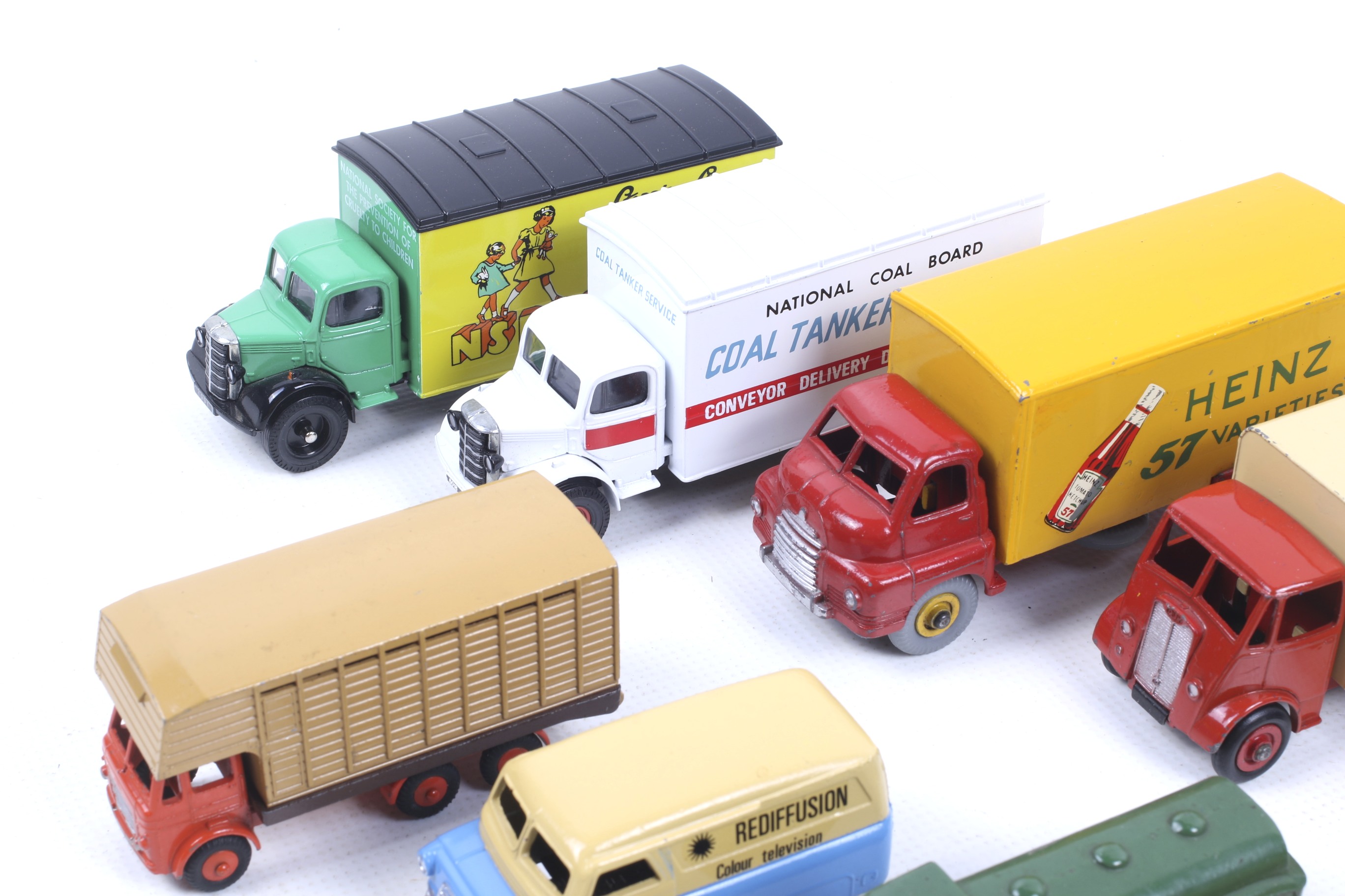 Ten diecast metal lorries. - Bild 2 aus 3