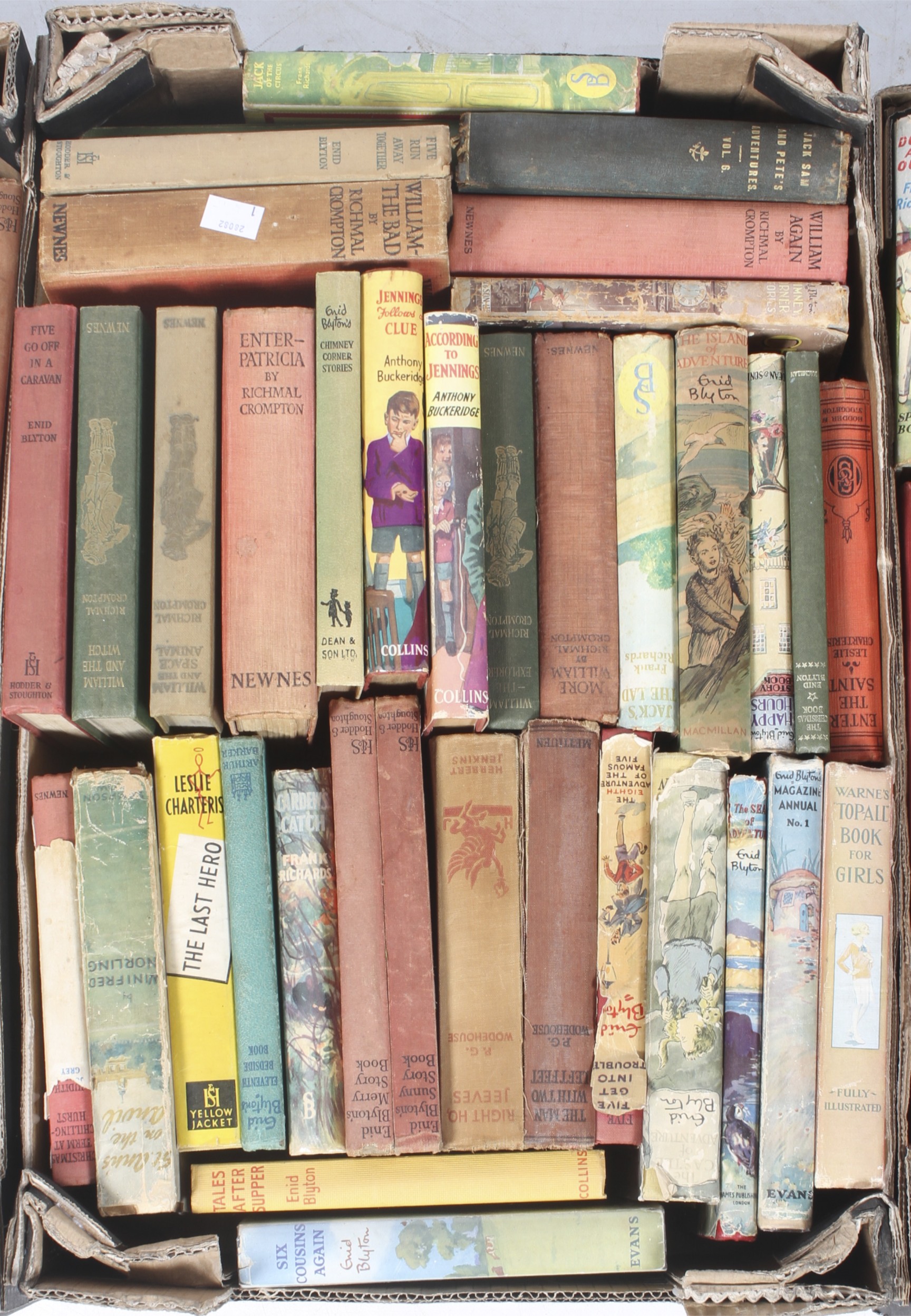 A large collection of vintage novel books. - Image 3 of 8