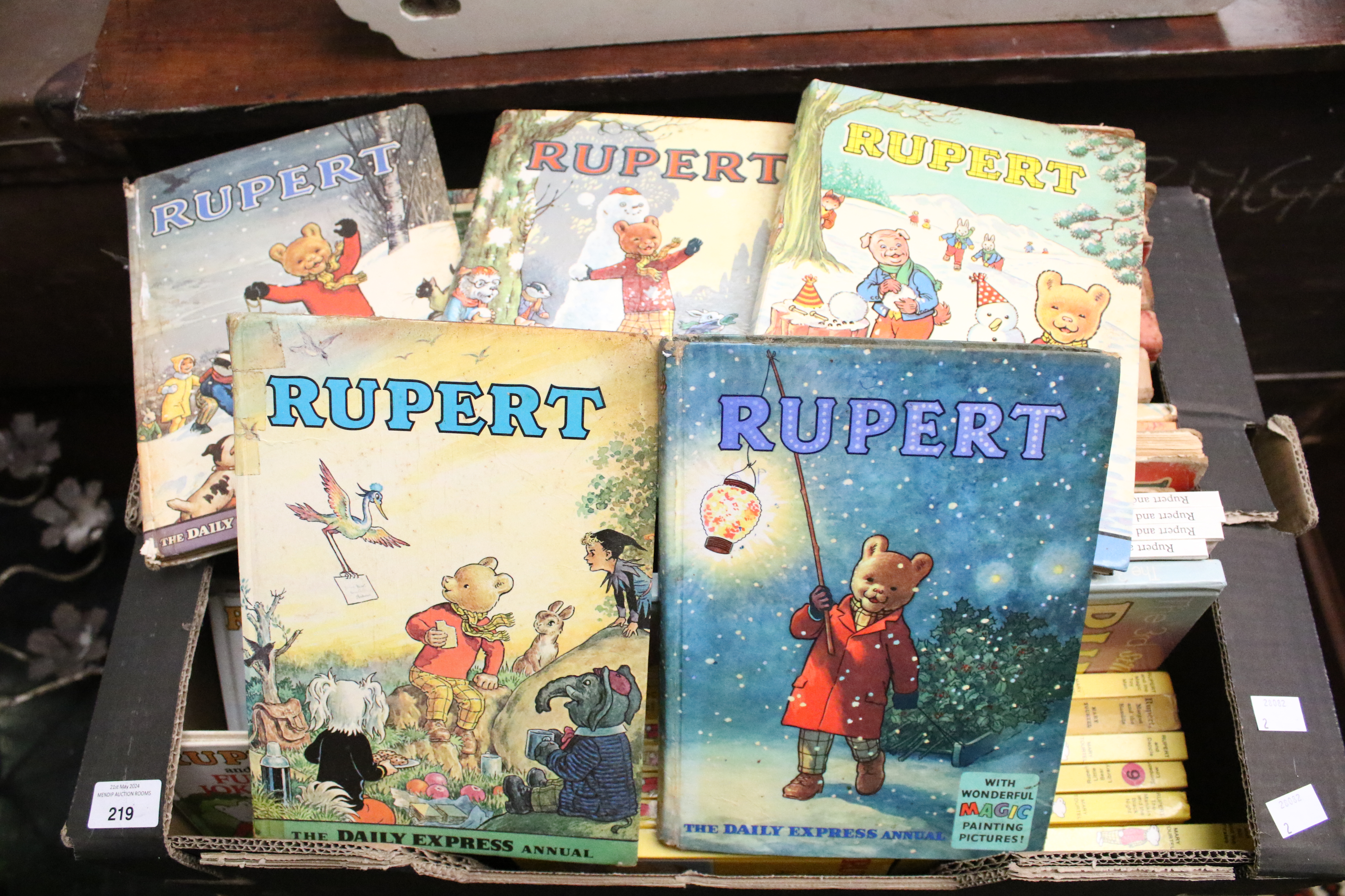 A large collection of vintage Rupert books dating back to the 1930s/40s. - Bild 10 aus 10