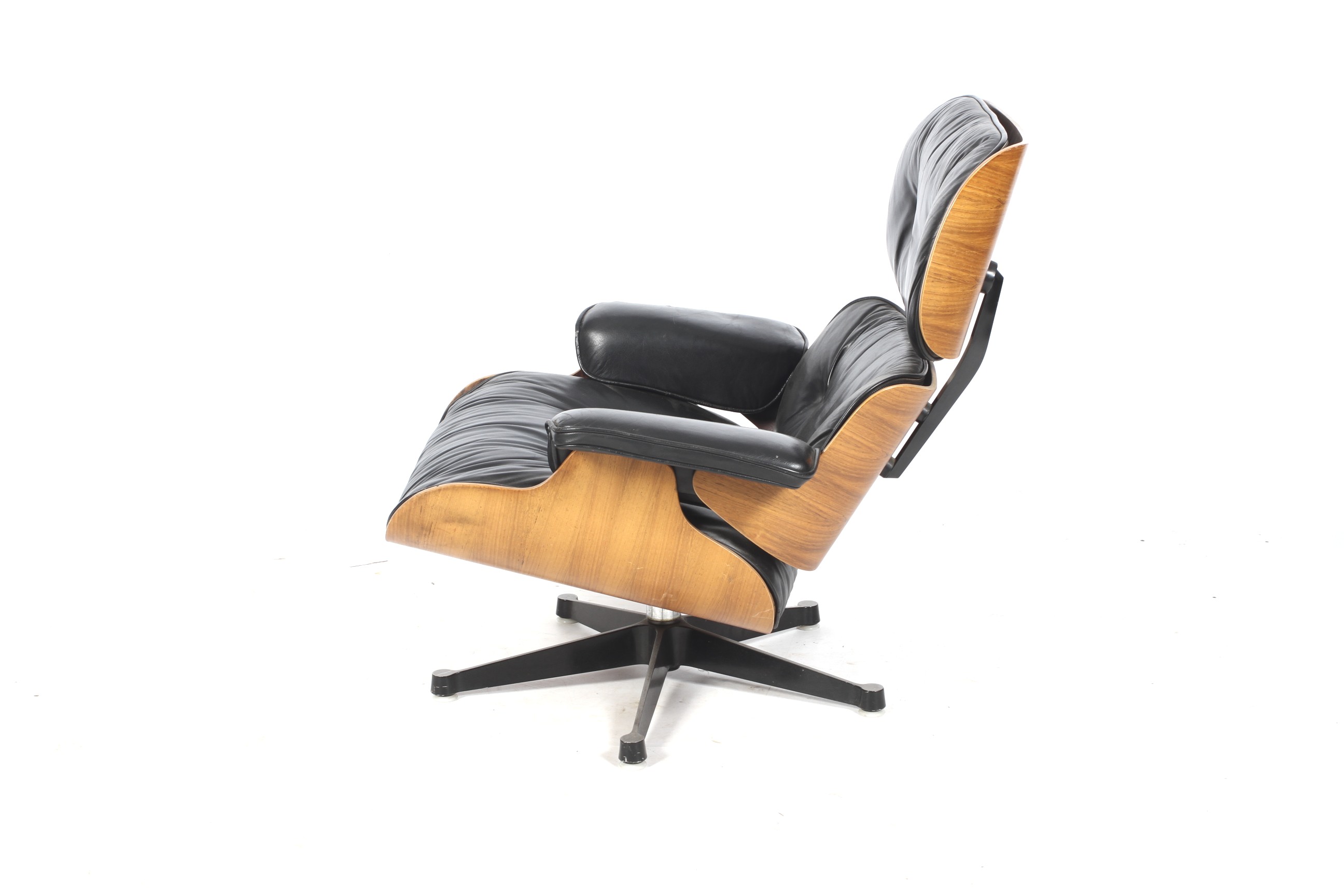 A Charles & Ray Eames for Herman Miller lounge chair model 670. - Image 3 of 4