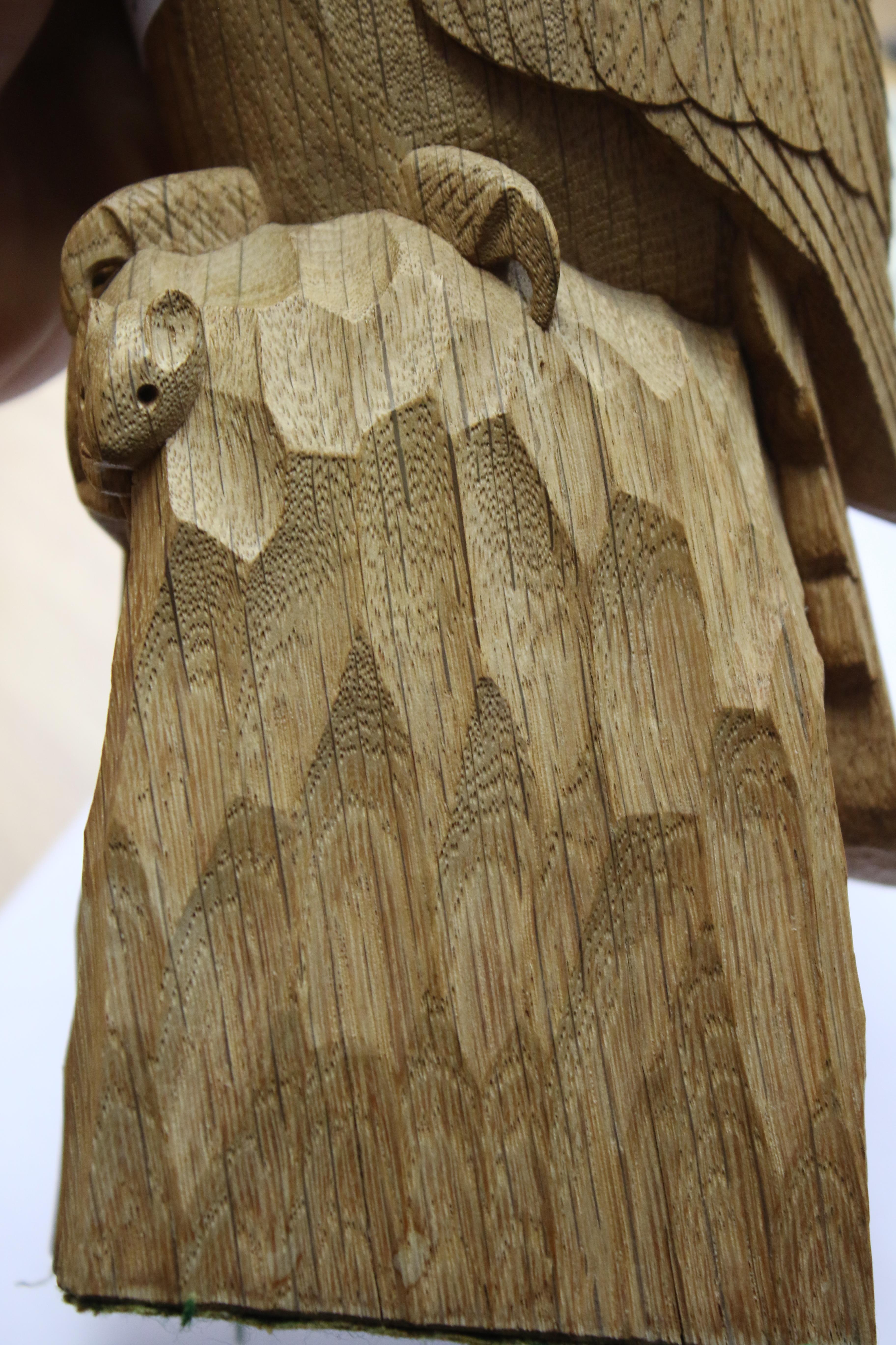 Workshop of Robert 'Mouseman' Thompson of Kilburn oak owl. - Image 28 of 30