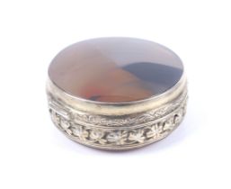 A Continental .830 standard gilt white metal and agate mounted round pill box.