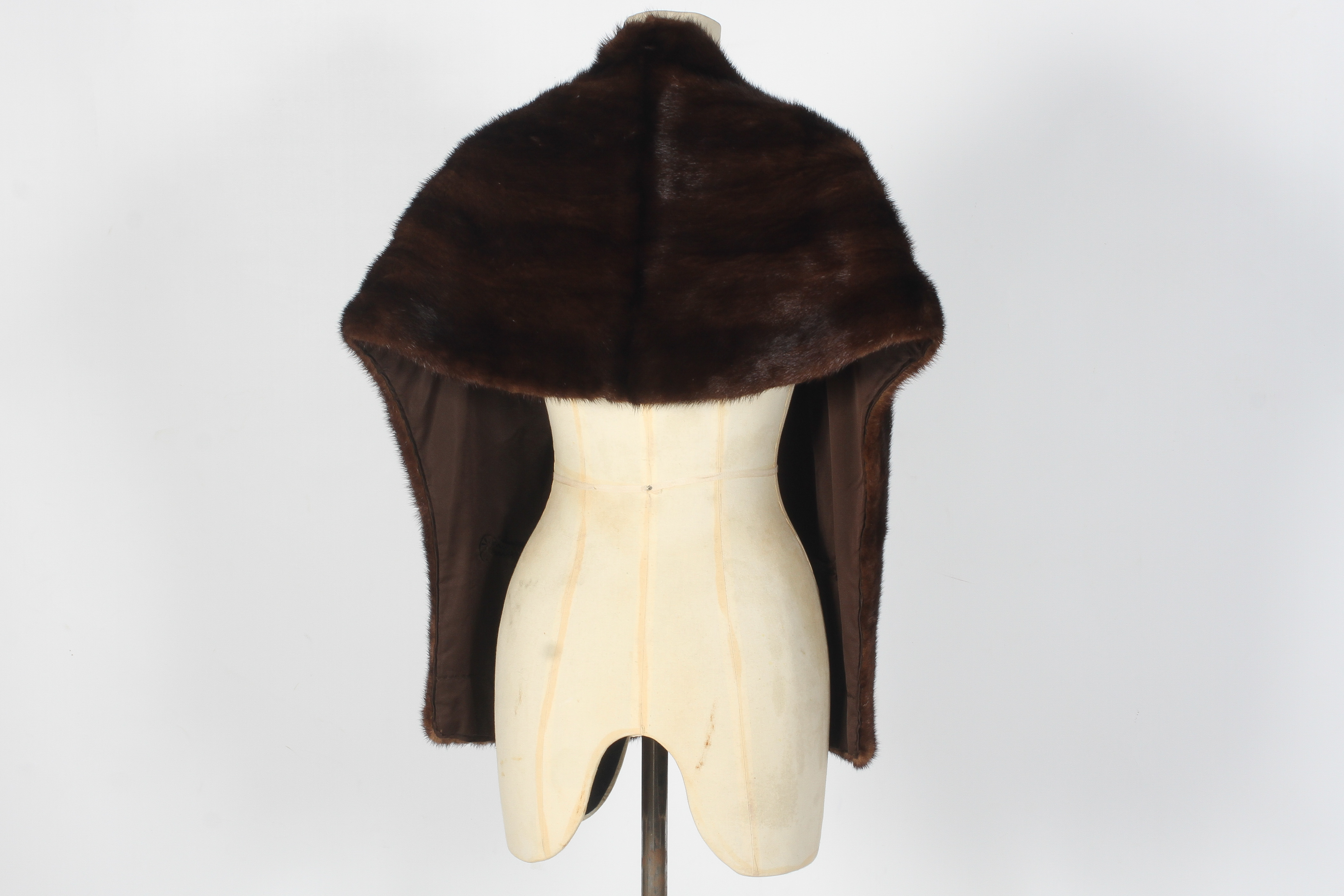 Three vintage brown mink fur shrugs. - Image 2 of 7