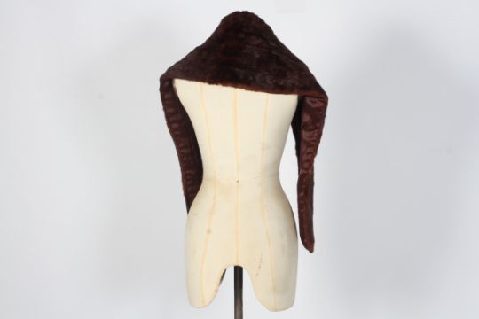 Three vintage brown mink fur shrugs. - Image 7 of 7