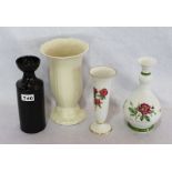 Vasen-Konvolut: 2 Rosenthal Vasen, elfenbeinfarben, H 25 cm, schwarz, H 23 cm, und 2