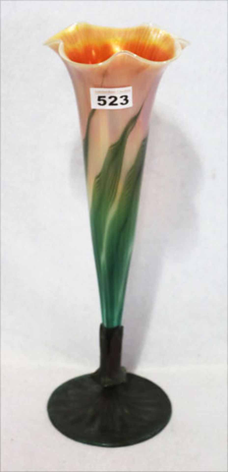 Designer Glasvase, rose/grün mit Metallfuß, ausgefallene Handarbeit, H 41 cm, D 14 cm