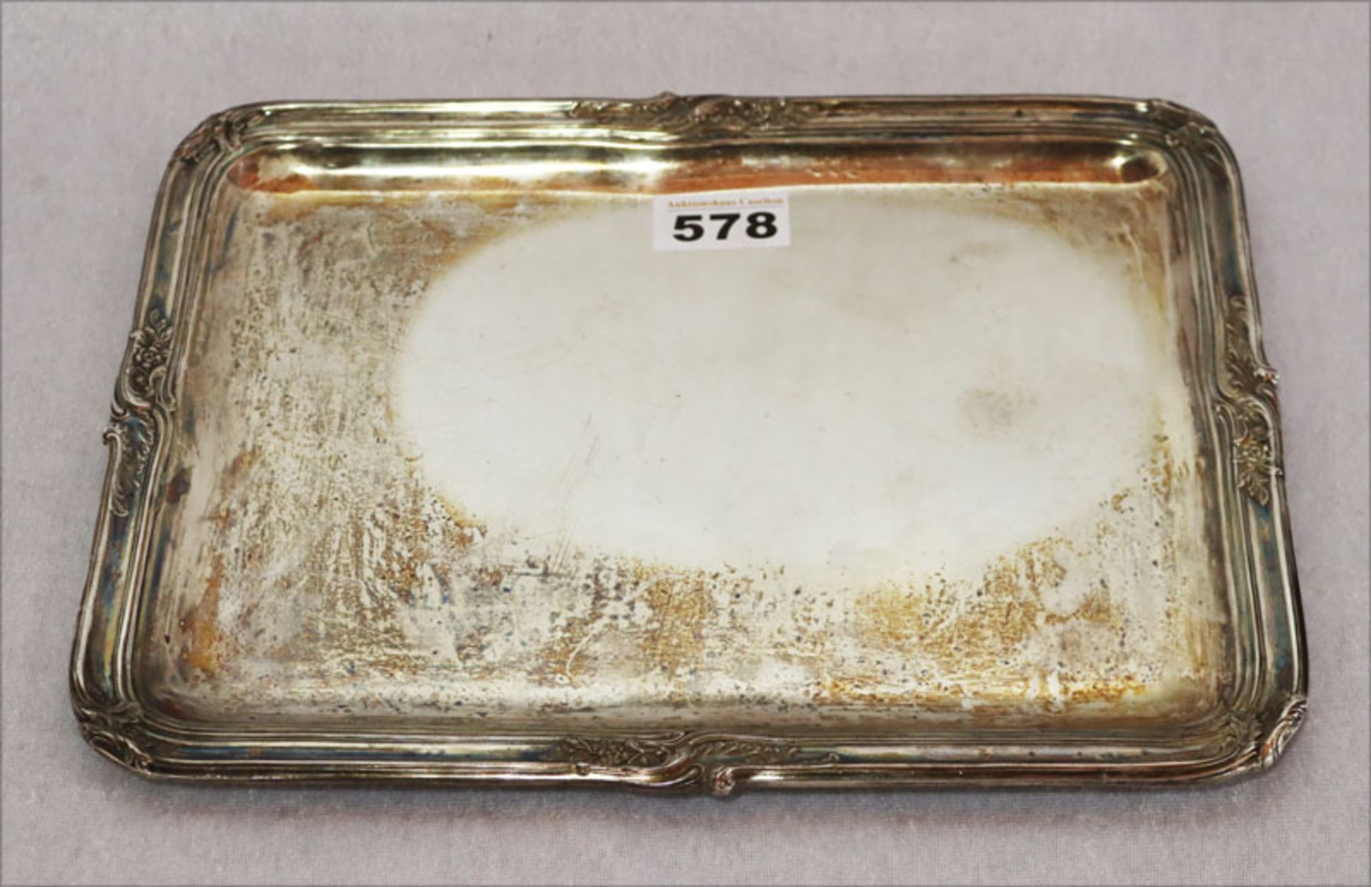 Tablett mit teils reliefiertem Randdekor 800 Silber, 680 gr., 23 cm x 30 cm, Gebrauchsspuren