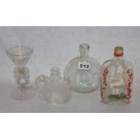 Glas-Konvolut: 2 Flaschen, eine mit Hirschdekor, Henkelkännchen und Glas, Alters- und