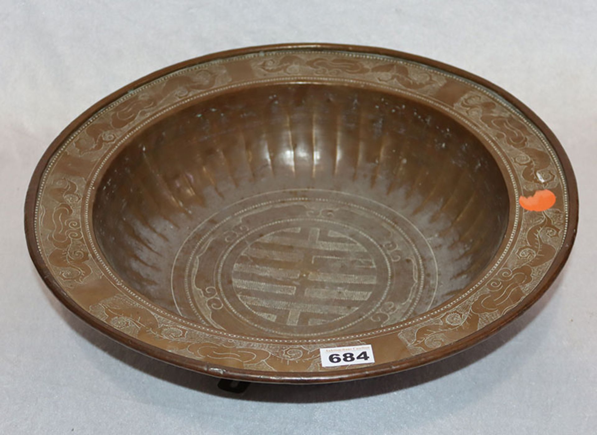 Große Schale, wohl Bronze, antikes China, 19. Jahrhundert, H 13,5 cm, D 50 cm, Alters- und