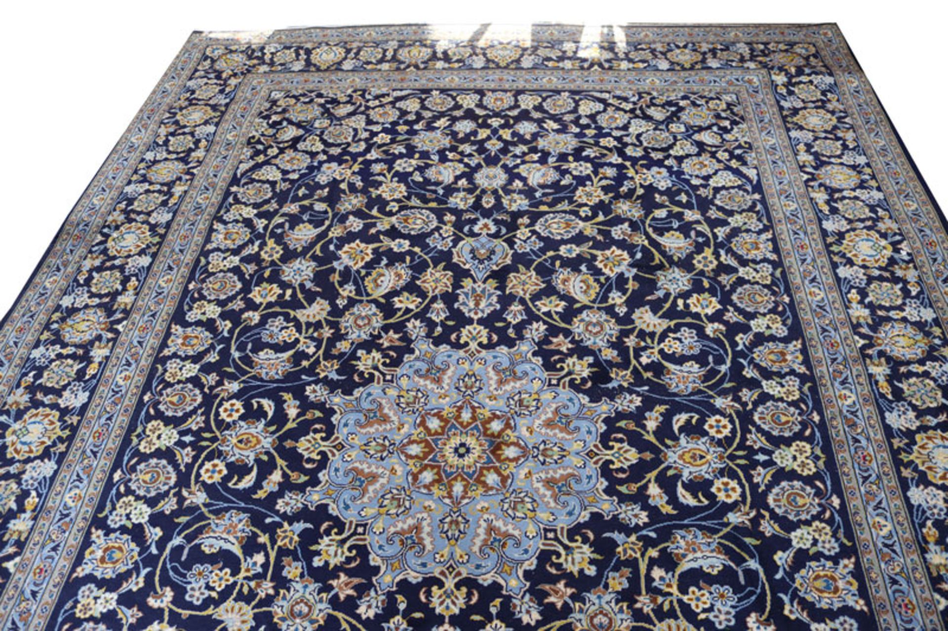 Teppich, dunkelblau/beige/braun, Gebrauchsspuren, 351 cm x 242 cm