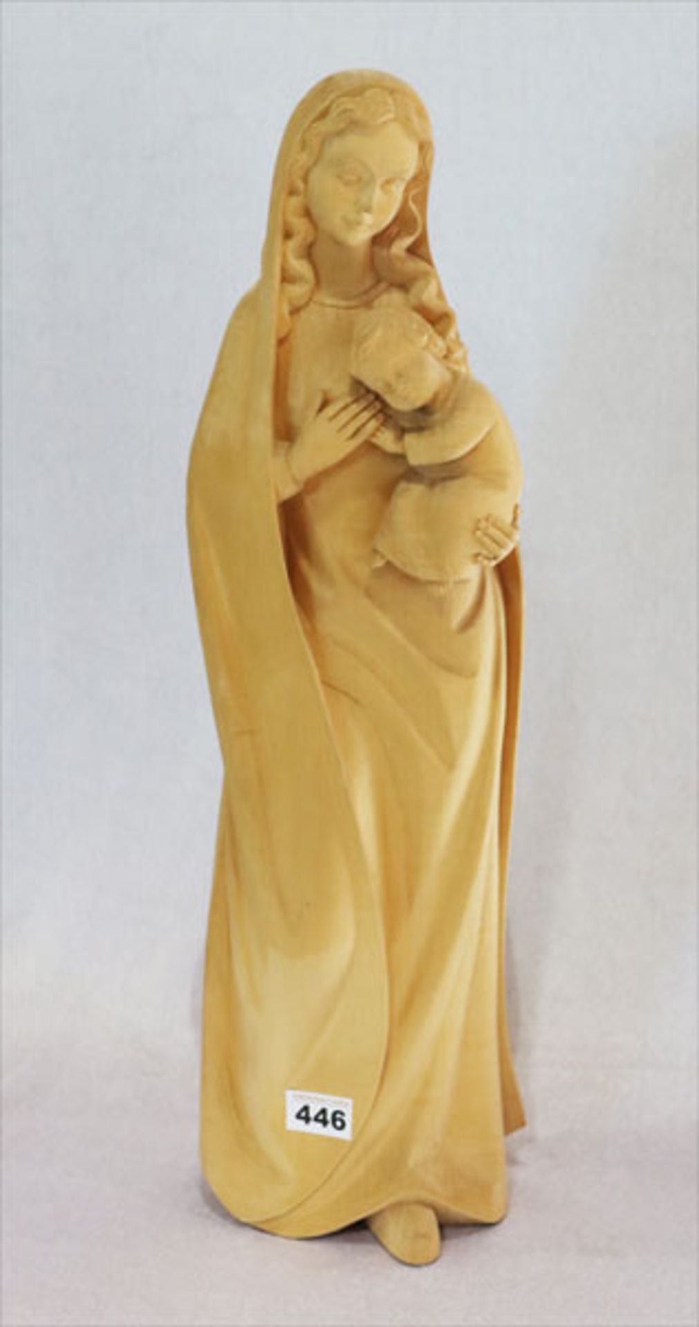 Holz Figur 'Maria mit Kind', am Boden gestempelt 'Handgeschnitzt Oberammergau', H 60 cm