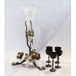 Konvolut: 5 Metall Schnapsbecher, H 10 cm, und Metall Ständer mit plastischem Rosendekor und