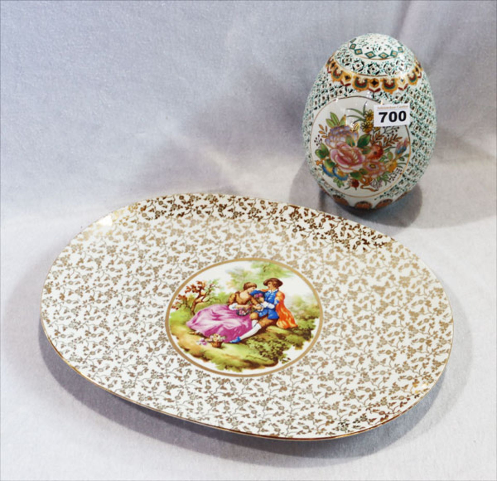 Tirschenreuth Porzellanschale mit Medaillonbildnis und Golddekor, 28 cm x 40 cm, und Keramik Deko-Ei