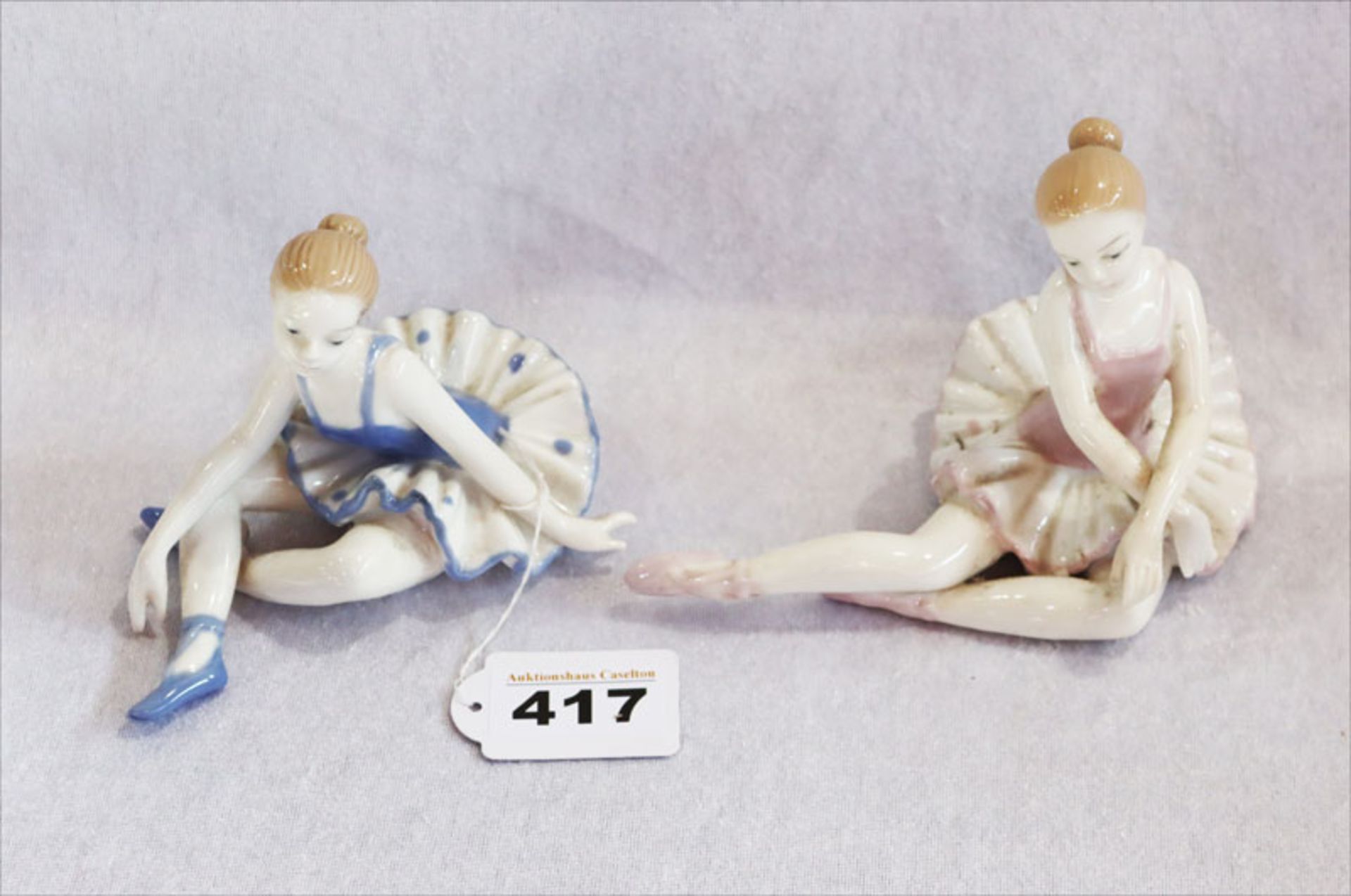2 Porzellanfiguren 'Ballarinas', glasiert, H 10/11 cm
