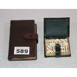 Dominospiel in Etui, 7 cm x 5,5 cm, und Schafkopf Spielkarten in Etui, 11,5 cm x 6,5 cm,