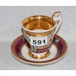 Porzellan Tasse mit Untertasse, Blumen- und Golddekor, berieben und bestossen, altersbedingter