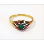 14 k Gelbgold Ring mit Smaragd und 2 Diamanten, Gr. 60, 2,6 gr.