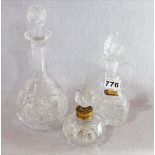 Konvolut: Glas Karaffe, H 27 cm, Glas Rumkännchen, H 21 cm, und Glas Flakon, H 12 cm,
