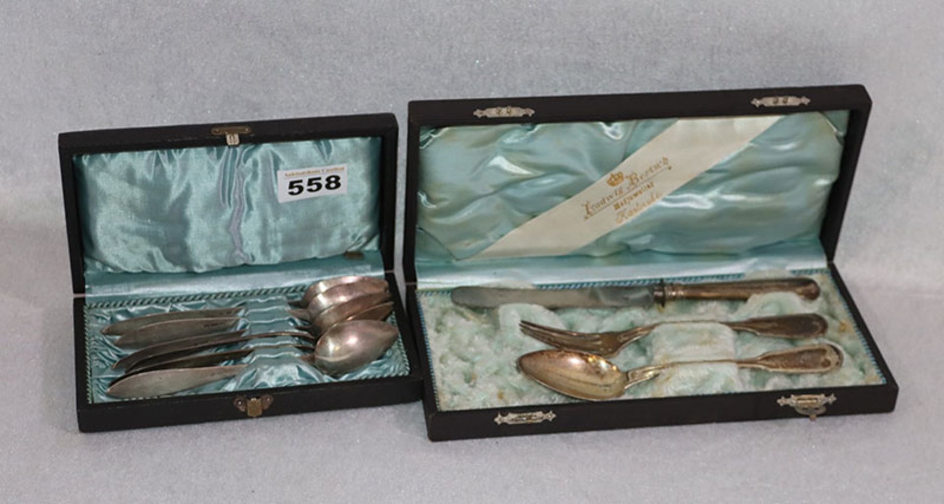 Taufbesteck, Messer, Gabel, Löffel, 800 Silber, in Originaletui und 6 Kaffeelöffel, 13 Lot Silber,