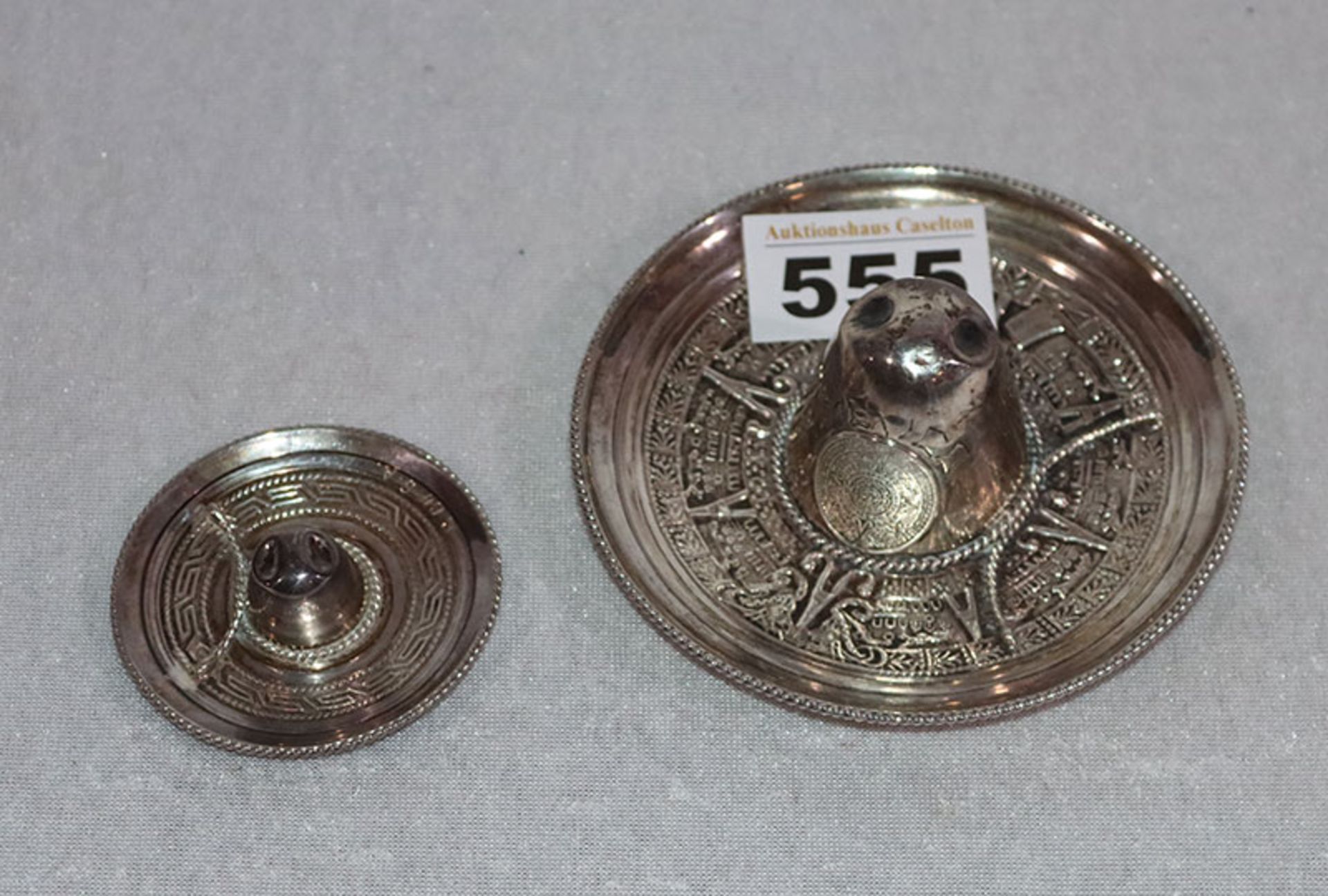 2 kleine Silber Sombreros, 58 gr., D 6/10,5 cm