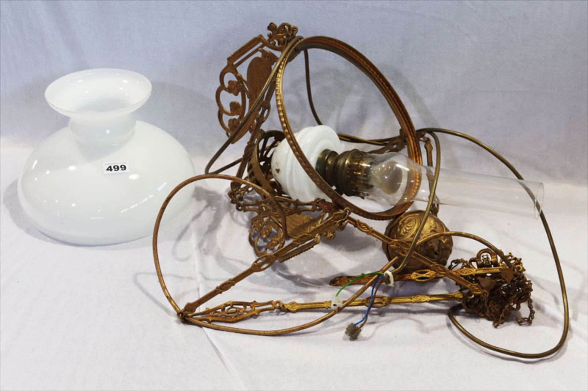Metall Hängelampe mit Vogeldekor und Milchglasschirm, Petroleumlampe elektrifiziert, Funktion