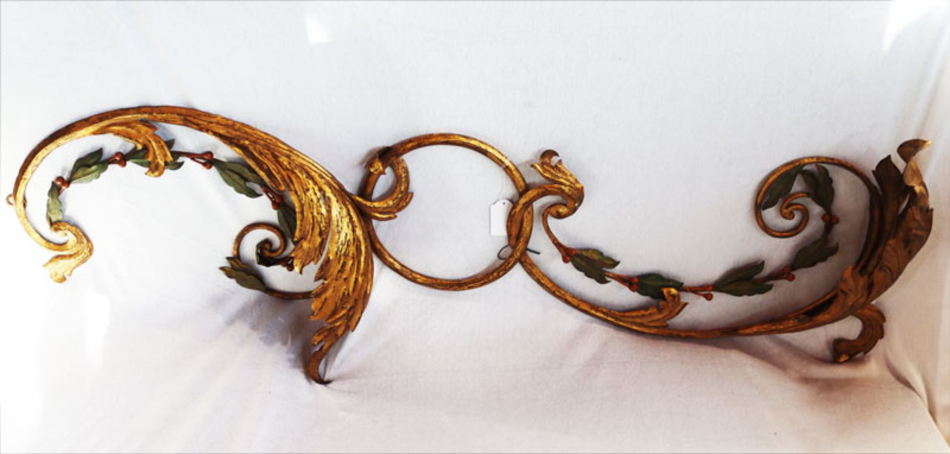 Metall Supraporte in Floralform, gold/rot/grün, berieben, Gebrauchsspuren, L 115 cm