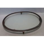 Ovales Metall/Glas Tischaufsatz H 6,5 cm, B 67 cm, T 54 cm, Gebrauchsspuren