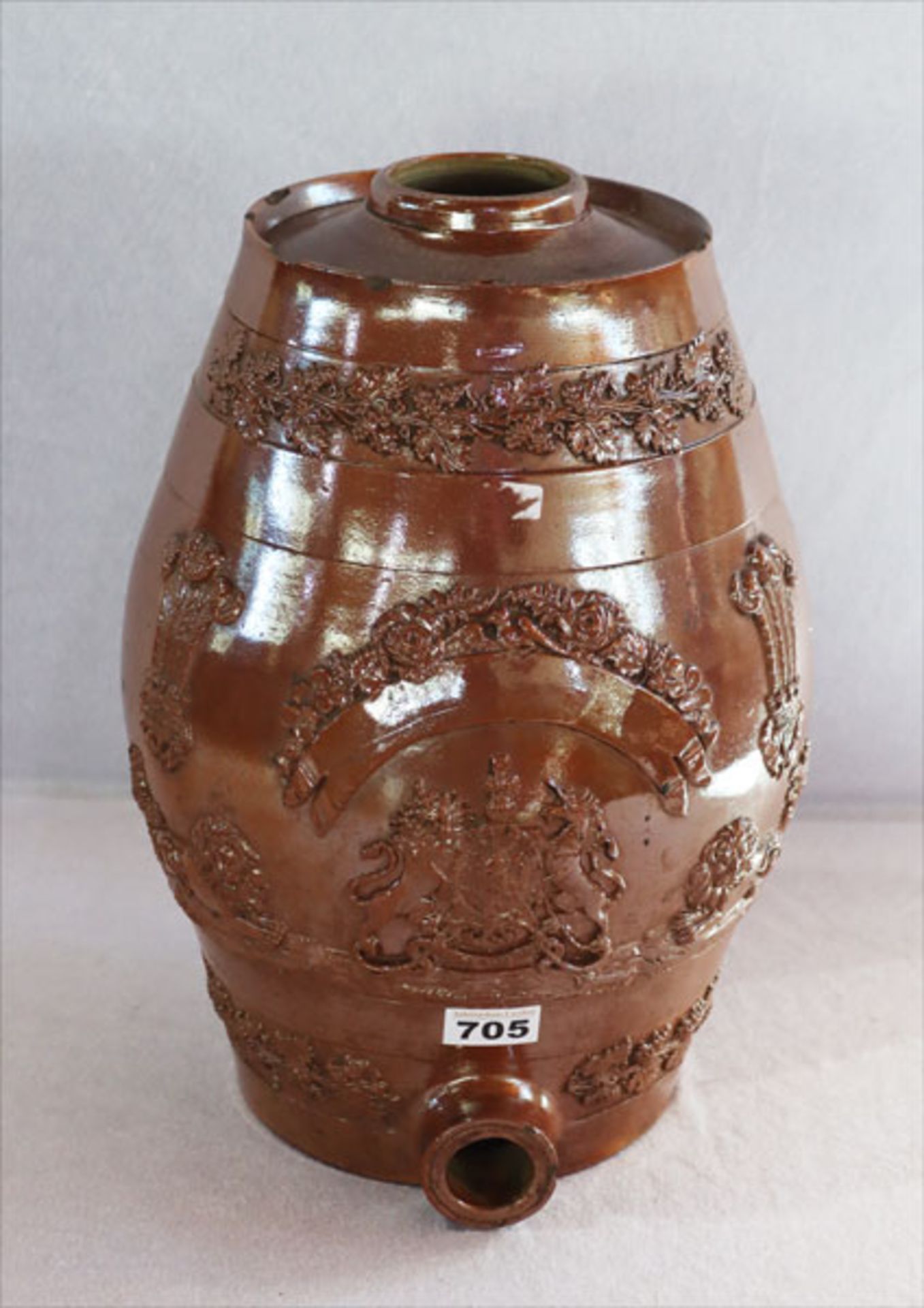 Keramik Wein-Faß mit Reliefdekor, Korken fehlt, H 44 cm, D 23 cm, Alters- und Gebrauchsspuren