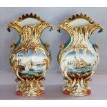 Paar dekorative Porzellanvasen in plastischem Schiffdekor mit Schiffbildnissen, Frankreich 19.
