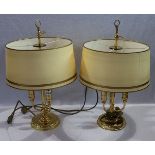 2 Metall Tischlampen mit je 3 Leuchten und beigen Schirm, Funktion nicht geprüft, H 57 cm,
