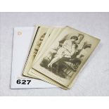 Konvolut von 9 erotischen Postkarten in schwarz/weiß
