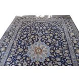 Teppich, Isphahan, dunkelblau/beige/braun, Gebrauchsspuren, 351 cm x 242 cm