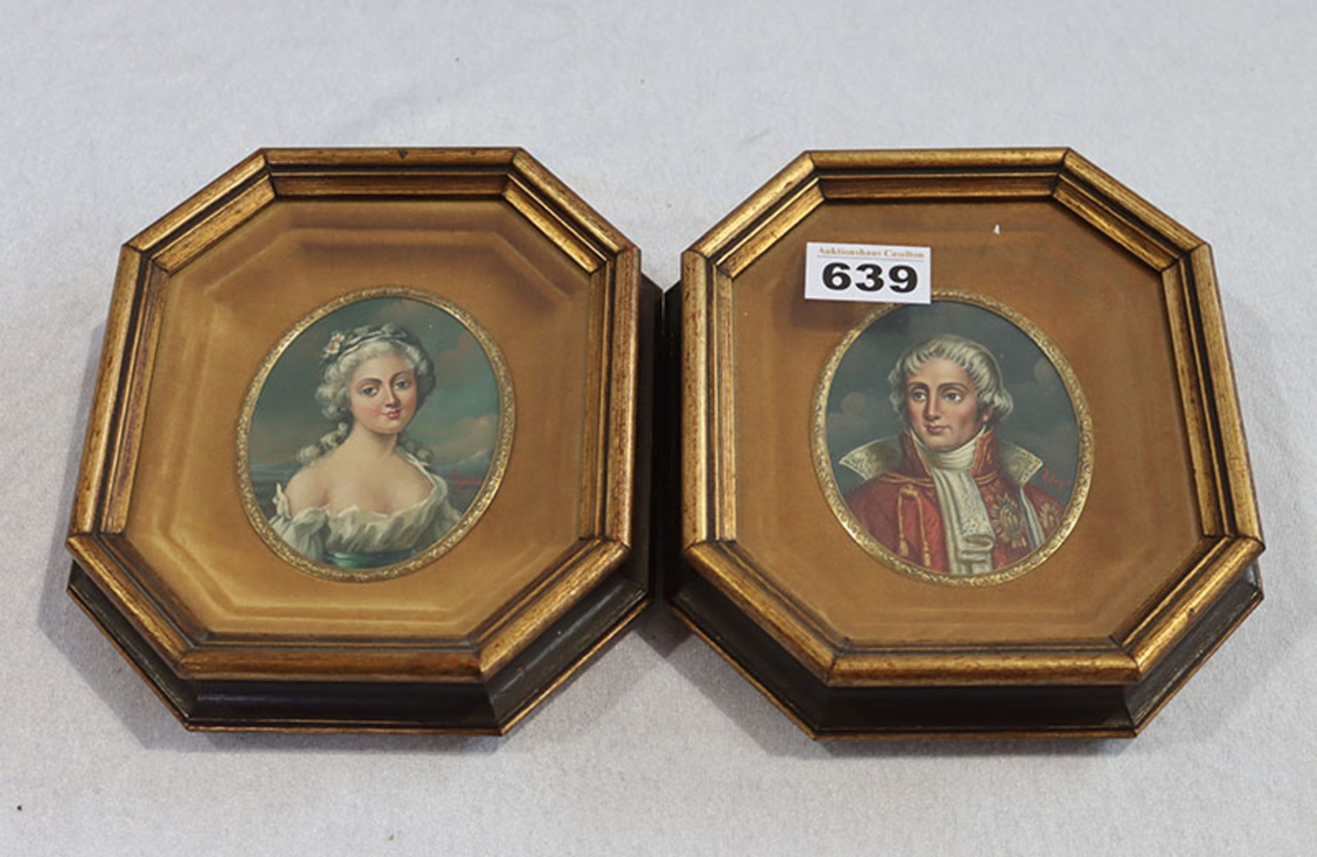 Paar Medaillonbilder 'Damen- und Herrenbildnis', unter Glas gerahmt, incl. Rahmen 19 cm x 17 cm