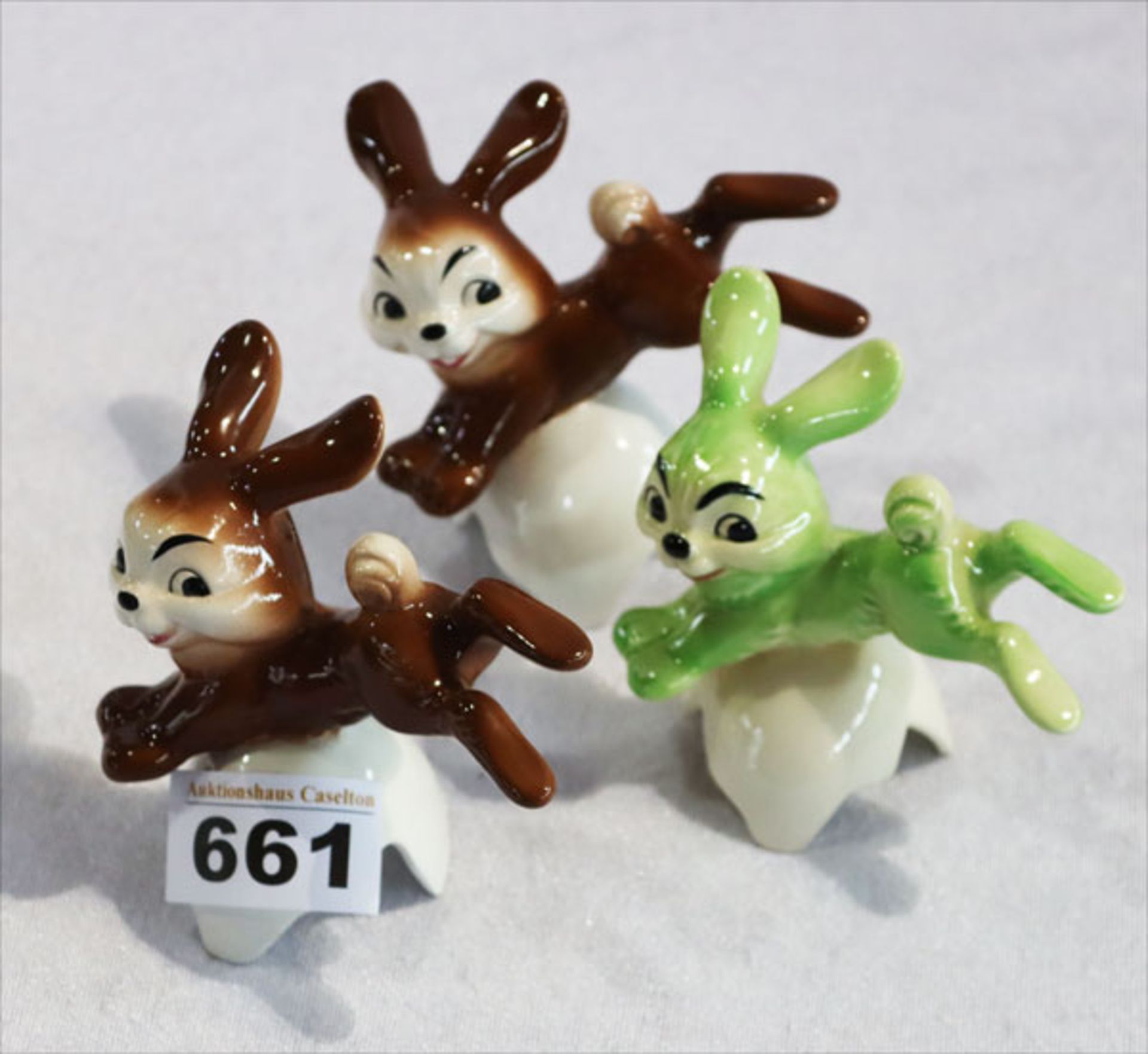 3 Goebelfiguren 'Hase auf Eierschale', glasiert, H 7,5 cm