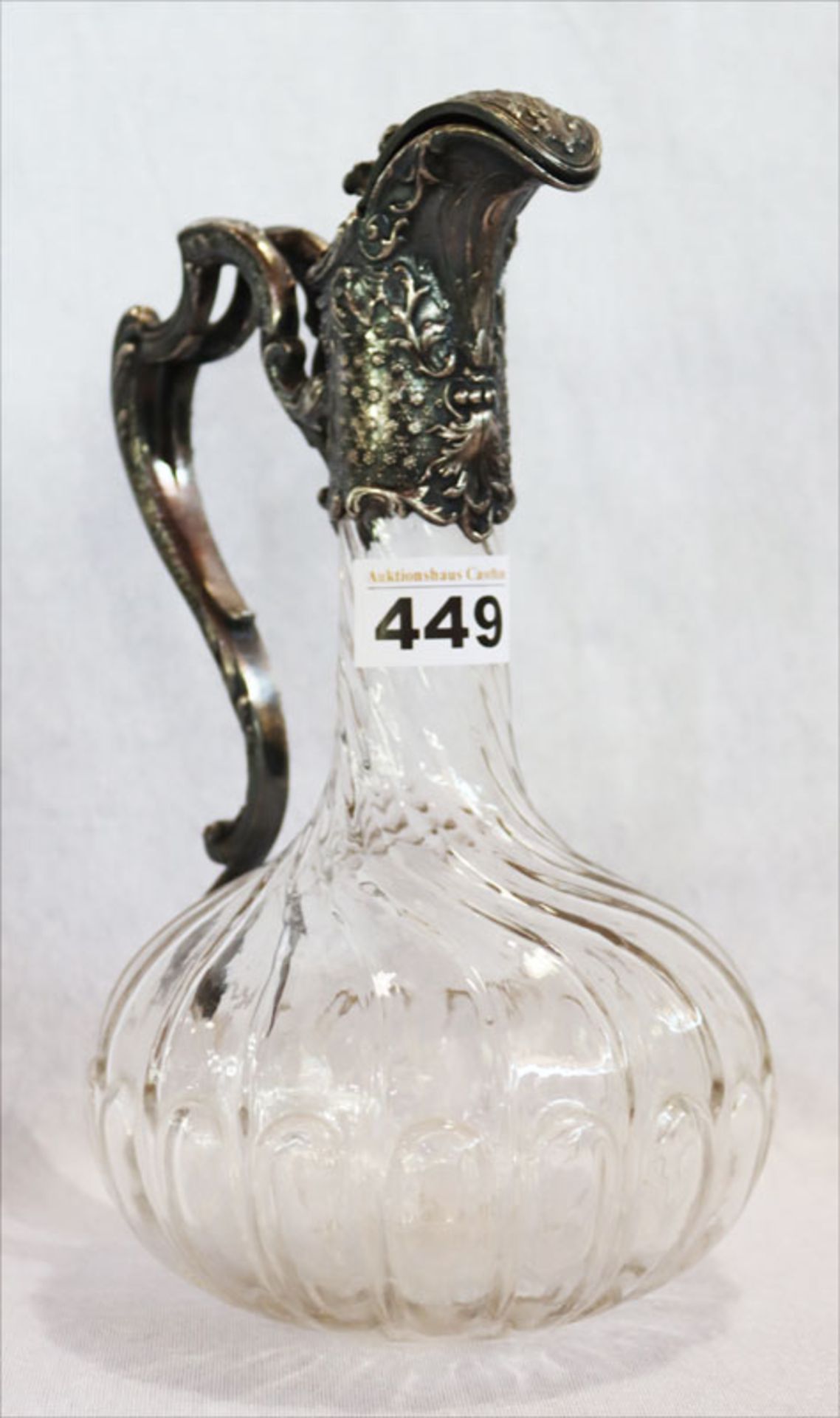 Glaskaraffe mit versilberter Montierung, Reliefdekor, H 24 cm, Gebrauchsspuren