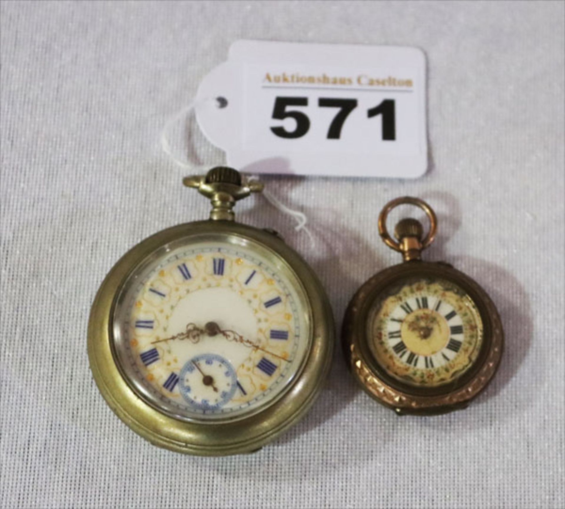 Damen- und Herren-Taschenuhr mit dekorativem Zifferblatt, D 3,5/5 cm, nicht intakt, Alters- und