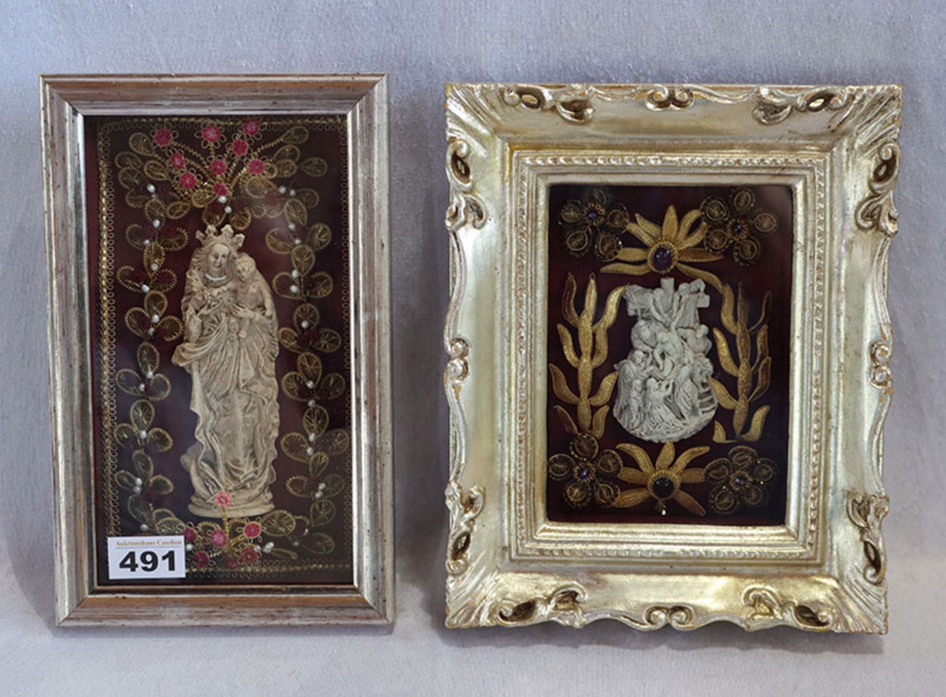 2 Klosterarbeiten mit Reliefdarstellungen, Kreuzabnahme und Maria mit Kind', reich verziert, unter