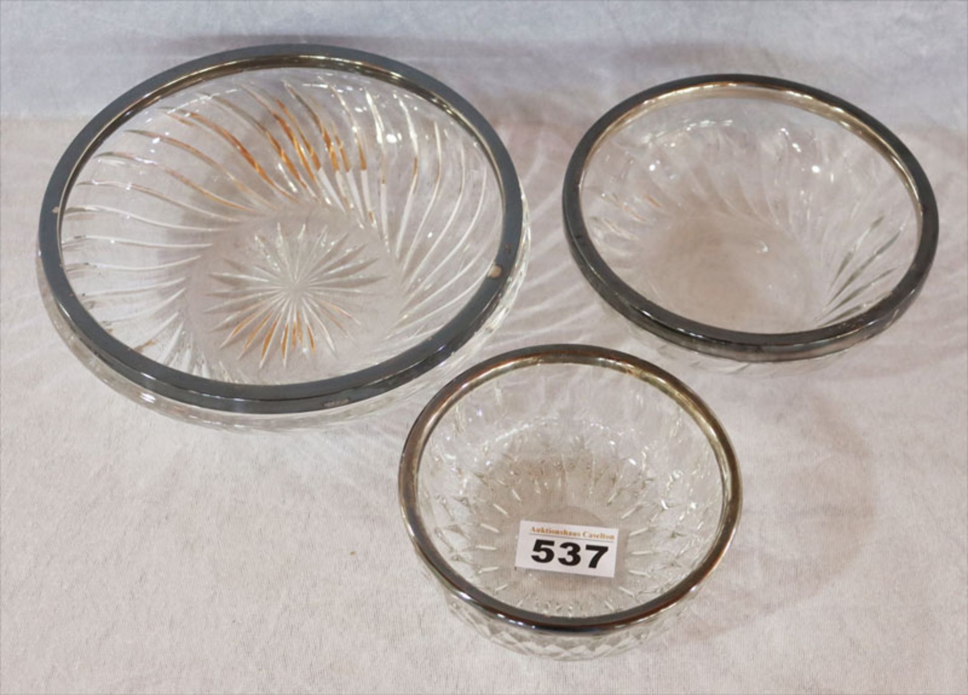 Satz von 3 verschiedenen Glasschalen mit Silberrand, D 12/20 cm, Gebrauchsspuren