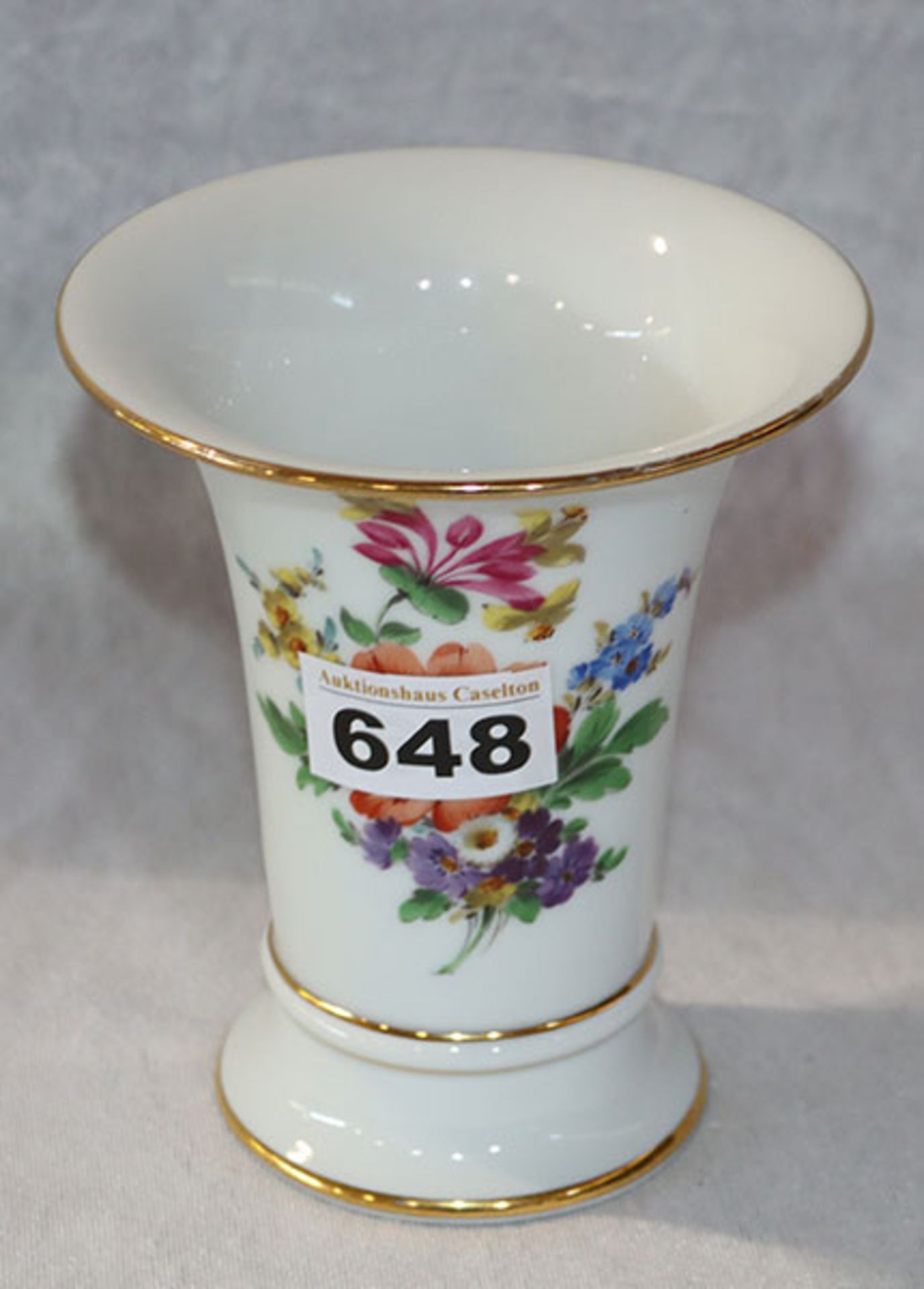 Meissen Bechervase mit Blumenmalerei und Goldrand, 1924-1936, H 13,5 cm, Gold teils berieben