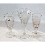 3 Gläser mit Gravur, um 1900, H 15/18 cm, Altersspuren