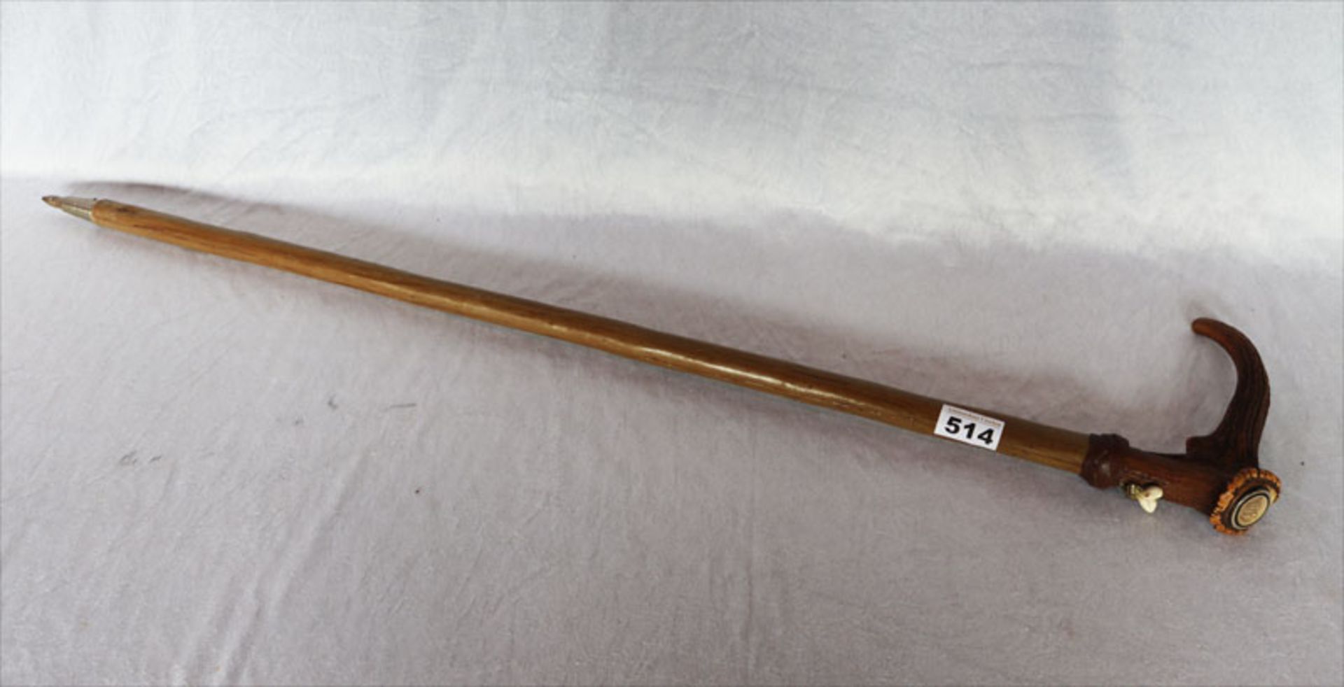 Spazierstock mit Hirschhorngriff und Grandelverzierung, Monogrammgravur, L 91 cm, Gebrauchsspuren