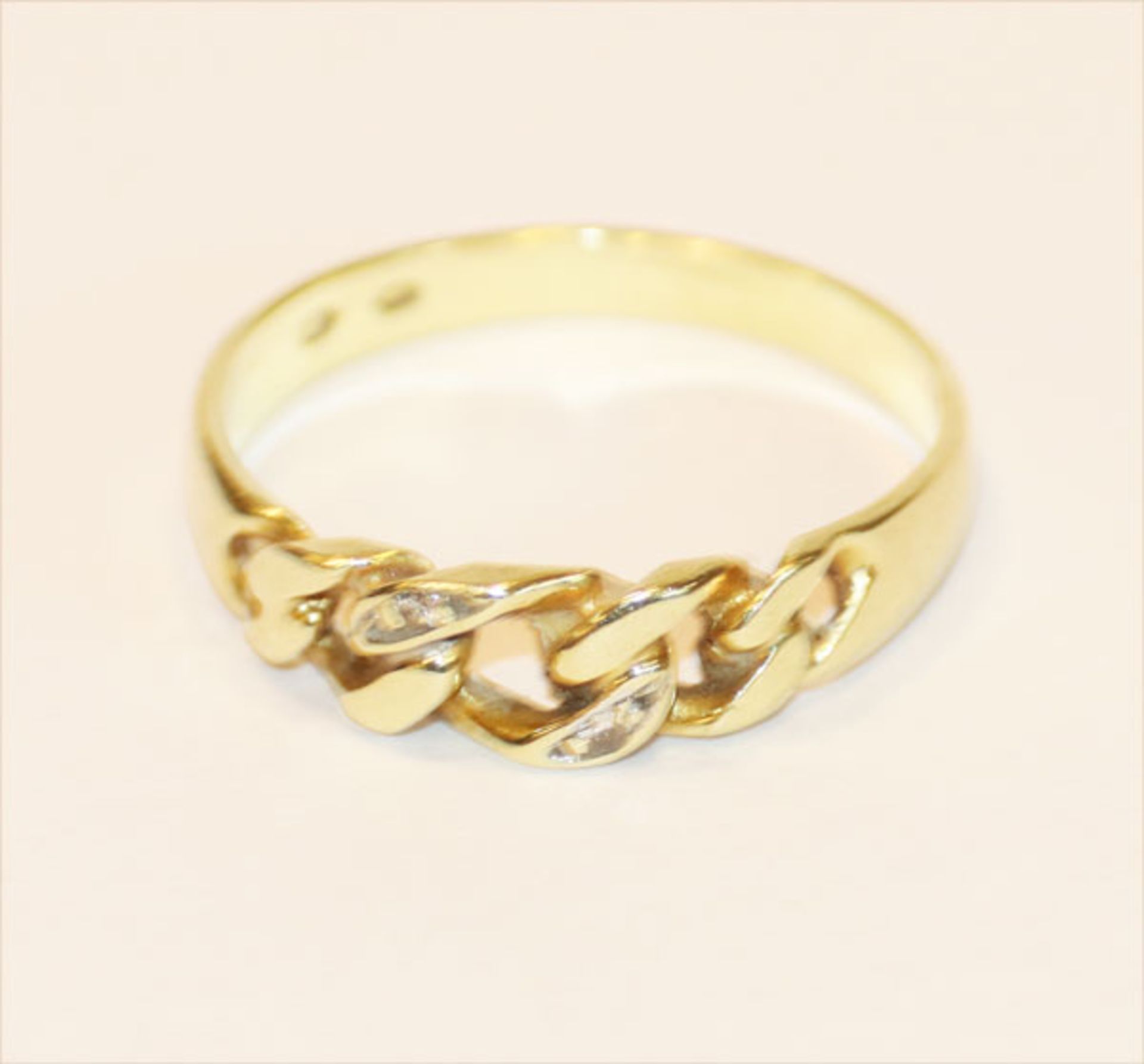 14 k Gelbgold Ring mit in Weißgold gefaßten Diamanten 2,3 gr., Gr. 56