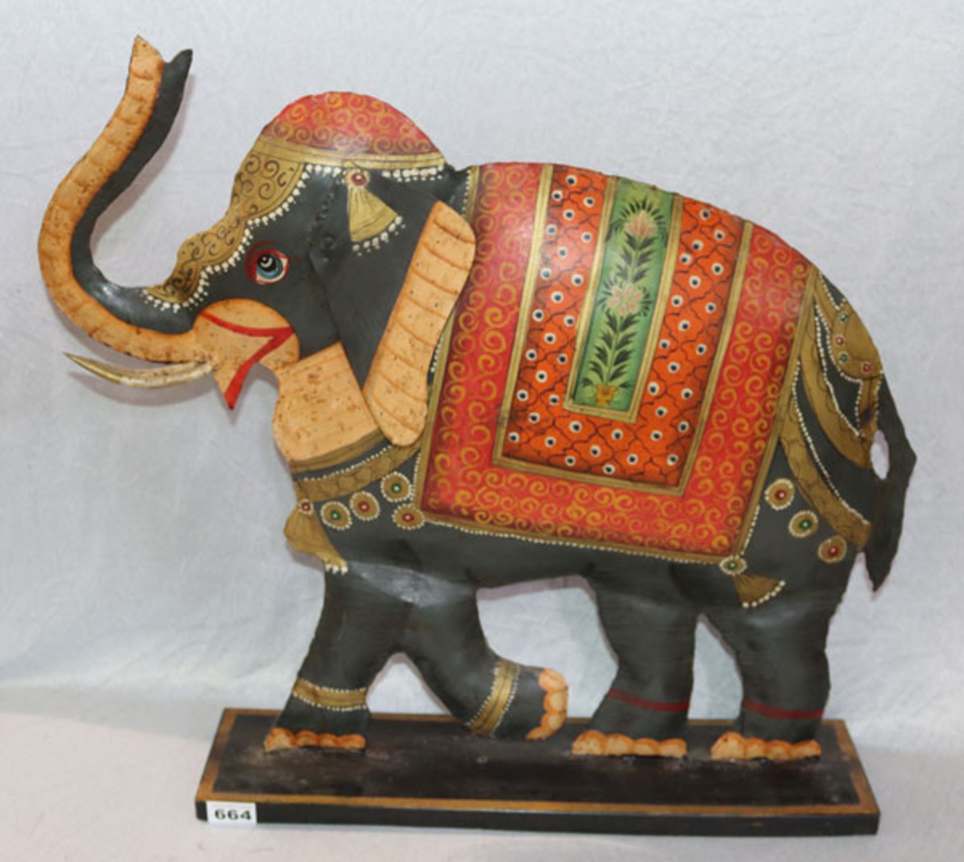 Metallobjekt 'Elefant', farbig bemalt, H 60 cm, B 70 cm, Altersspuren