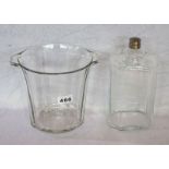 Glas Weinkühler, H 20 cm, D 20 cm, und Glasflasche mit Gravur 'Annabell Alexander 30.8.1980', H 25