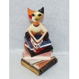 Goebel Skulptur 'Katze sitzt auf Bücherstapel', nach Rosina Wachtmeister, H 14 cm