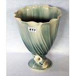 Dekorative Keramik Vase in Blütenform mit plastischer Blütenverzierung, H 29,5 cm, D 23 cm,
