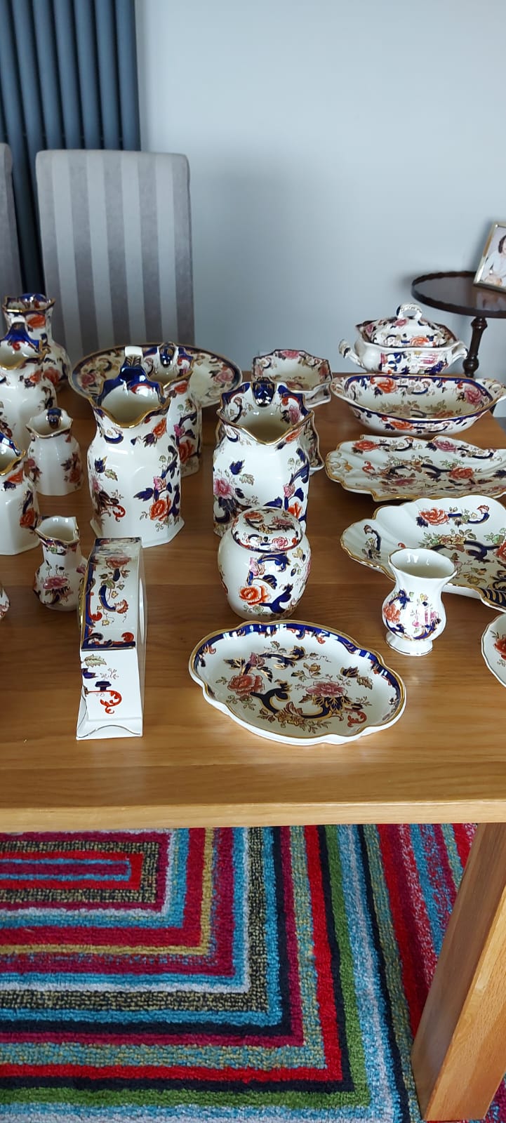 58 pieces of Masons Ironstone Mandalay pattern tableware, including a range of bowls and plates, a - Image 8 of 32
