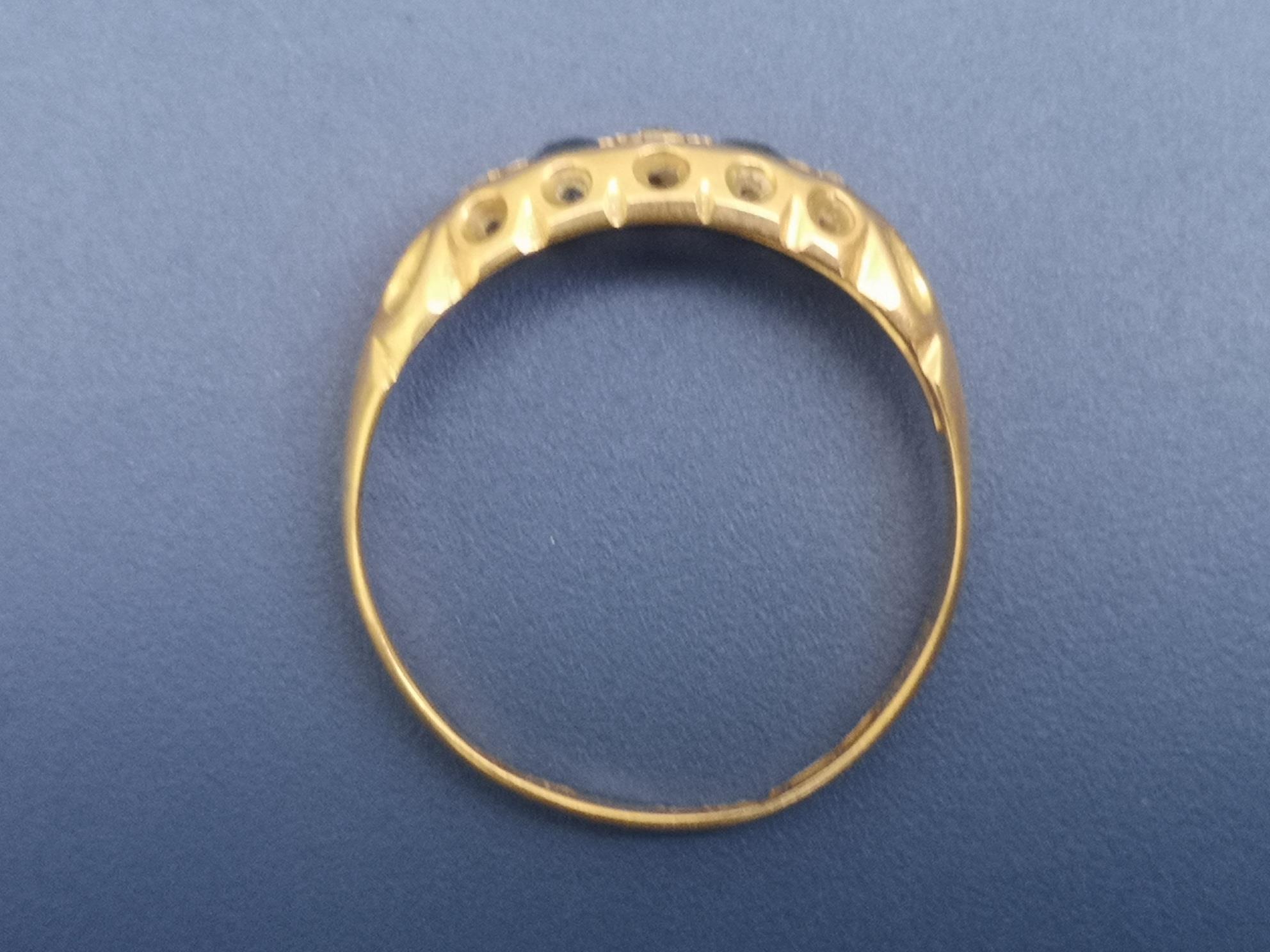 A small five stone sapphire & diamond set 18ct gold ring - Birmingham marks for 1915. Finger size - Image 3 of 3
