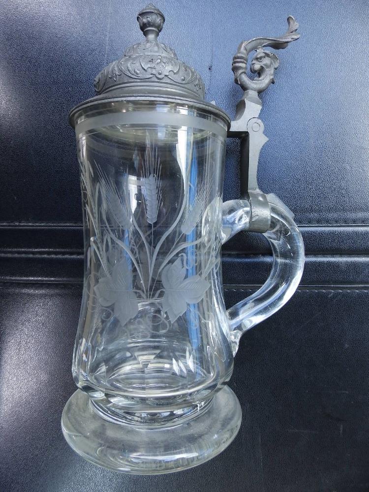 A German engraved glass stein with pewter lid, 9.5" high overall. - Image 2 of 2